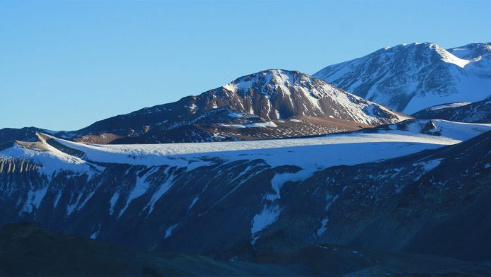 El Gobierno envió formalmente al Congreso la Ley de Glaciares y pidió celeridad en su tratamiento