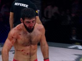 Polémica en una pelea de un evento de MMA que promocionó Cristiano Ronaldo: un luchador sufrió un salvaje castigo y se desvaneció