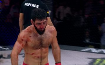 Polémica en una pelea de un evento de MMA que promocionó Cristiano Ronaldo: un luchador sufrió un salvaje castigo y se desvaneció