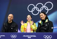 El extraño caso del entrenador que se cambia de ropa en medio de una competencia en los Juegos Olímpicos de Invierno