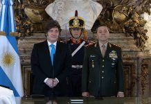 “Milei lo llevará en sus manos y lo entregará”: Presti adelantó cómo será la entrega del sable corvo de San Martín