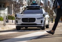 Waymo admite que sus robotaxis reciben ayuda humana desde Filipinas para algunas maniobras