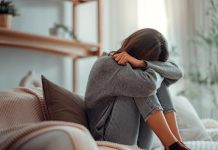 Adolescentes demandan a la empresa de Elon Musk: generó imágenes pornográficas suyas con inteligencia artificial