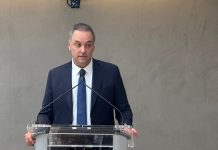 Adorni volvió a pedir disculpas por el viaje de su esposa a Nueva York: “Fue una pésima decisión, no un delito”