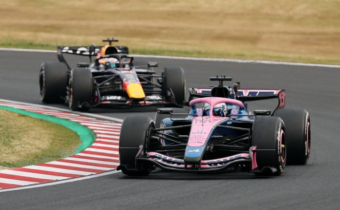 El gesto de Max Verstappen a Pierre Gasly durante su pelea en el GP de Japón de la Fórmula 1: “¡Hasta luego!”
