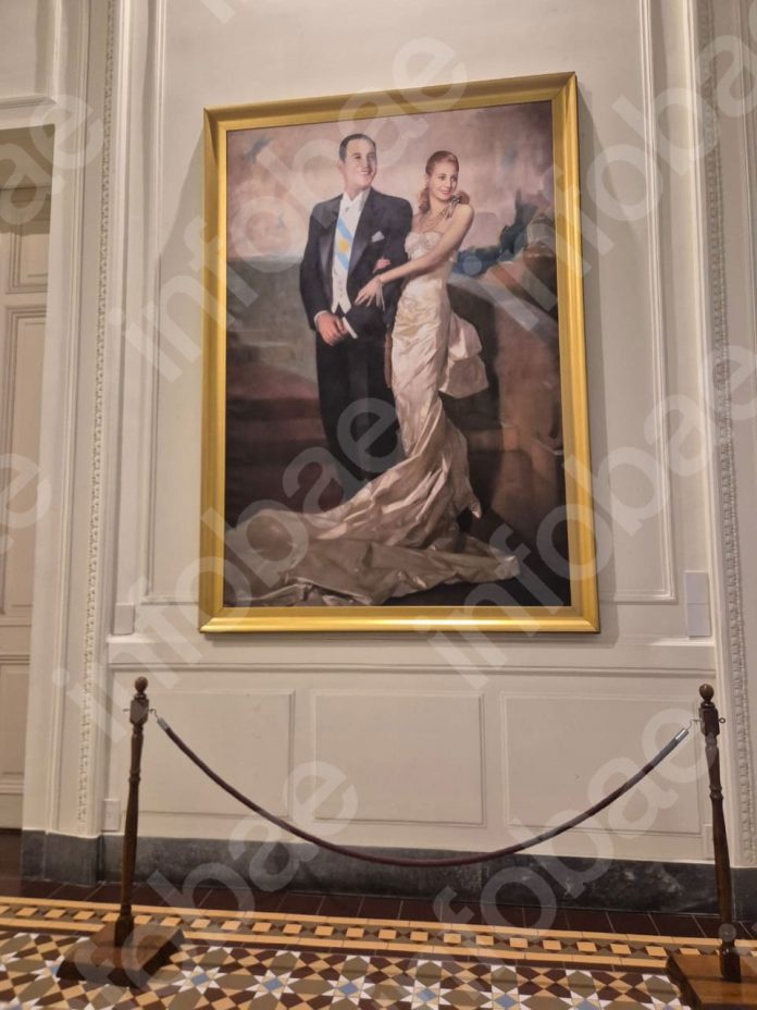 El Gobierno retiró un cuadro de Perón y Evita de Casa Rosada y evalúa alternativas