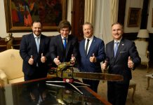 El presidente Milei se reunió con el senador estadounidense Rand Paul y el embajador Peter Lamelas en Casa Rosada