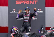 Ganó la carrera, festejó alocadamente y se cayó: la insólita escena en el MotoGP que da la vuelta al mundo