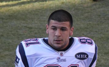 La abrupta caída de Aaron Hernández: de super estrella de la NFL a convertirse en un criminal preso de una enfermedad