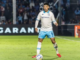 La patada de Marcos Rojo a un compañero en la victoria de Racing sobre Belgrano por el Torneo Apertura