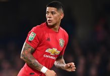 Un histórico jugador del Manchester United reveló que Van Gaal fichó a Marcos Rojo “gracias a un videojuego”
