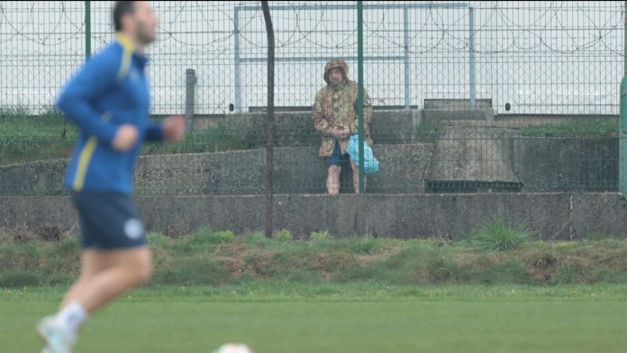 Uniforme militar, celular y bandera italiana: el escándalo por espionaje que se desató antes del repechaje mundialista entre Bosnia e Italia