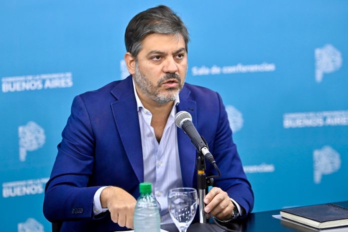 Carlos Bianco: “Que el Gobierno pague los subsidios al transporte o fije un precio del combustible que puedan afrontar las empresas”