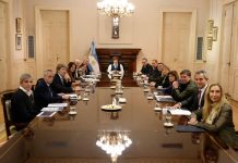El Gabinete se reúne con intención de retomar la gestión en medio de semanas turbulentas