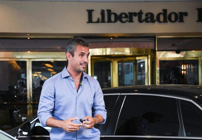 El Gobierno abre un debate en el Congreso por el uso de los autos oficiales: las tensiones por uno de los artículos de “Hojarasca”