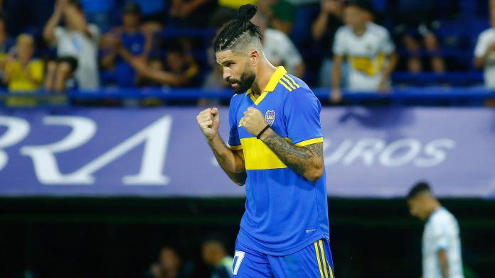 El jugador de Boca que no es tenido en cuenta y se mostró jugando al Fortnite mientras el plantel regresaba de Chile: “Un rato”