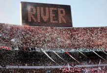 El termómetro del Monumental: del recibimiento histórico a los silbidos y el enojo con el árbitro tras la caída de River contra Boca