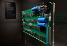 Es el empleado número 8 de Apple, sigue trabajando ahí y recuerda los 50 años de la empresa