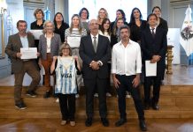 La Legislatura porteña homenajeó a Las Leonas: “Se habla de un equipo que empezó como grupo, siguió como equipo y terminó como familia”