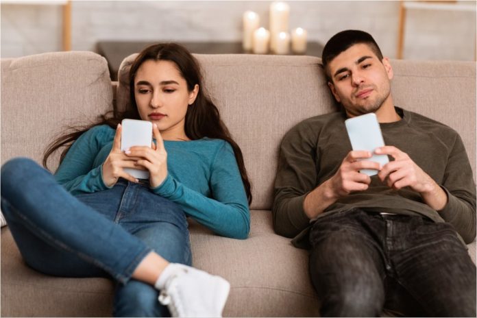 Un estudio reveló que la Argentina fue uno de los primeros países con manipulación sistemática en redes y la IA podría empeorarlo