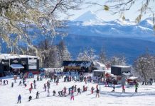 Un grupo de mapuches impide que se lleven a cabo obras clave en el cerro Chapelco antes del inicio de la temporada
