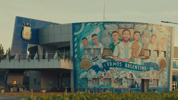 Con la actuación de Scaloni y el utilero Mario Destéfano, el video con el que Argentina confirmó los 26 citados para el Mundial 2026