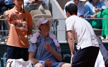 El momento del colapso de Jannik Sinner cuando estaba a un game del triunfo ante Cerúndolo en Roland Garros y la polémica detrás de su atención médica