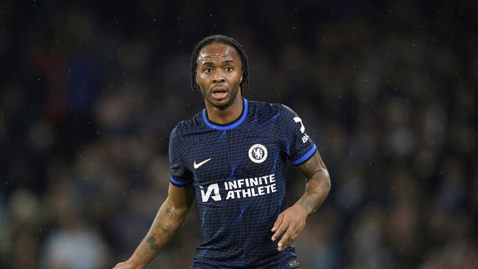Escándalo en Inglaterra: Raheem Sterling fue arrestado por sospecha de conducir bajo los efectos de drogas tras un accidente en una autopista