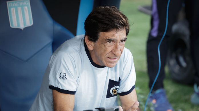 Gustavo Costas dejó de ser el DT de Racing tras la eliminación de la Copa Sudamericana