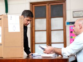 Kicillof respalda un pedido clave de la Junta Electoral y prepara el terreno para desdoblar en 2027