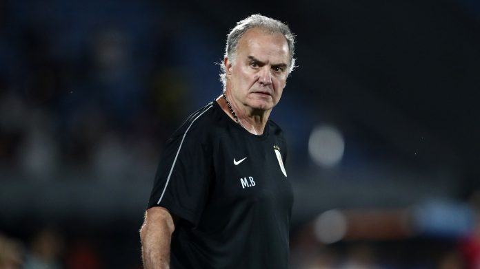 La crítica más brutal de un famoso técnico a Marcelo Bielsa: “Es un entrenador anticuado, con conceptos del siglo XII”