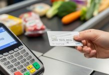 La Libertad Avanza presentó un proyecto para abaratar compras con tarjeta de crédito en la provincia de Buenos Aires