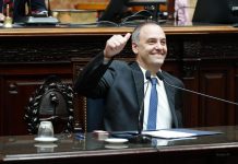 La oposición no logra garantizar el quórum y peligra la sesión para interpelar a Adorni