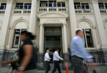Los bancarios lograron un nuevo aumento alineado con la inflación y el sueldo inicial marca otro récord