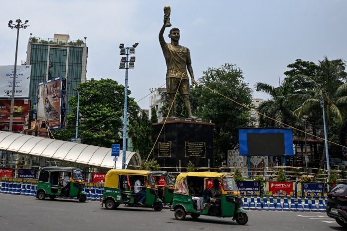 Retiran la estatua gigante de Messi en India a cinco meses de su inauguración: los inquietantes motivos
