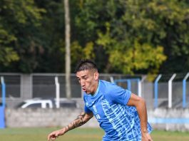 Ricky Centurión apareció en una transmisión en vivo desde la concentración de su equipo: cigarrillo y una confesión sobre Riquelme