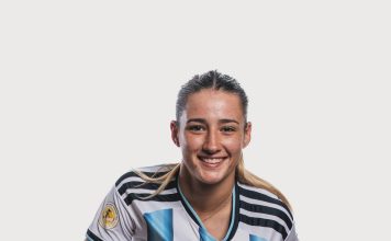 Tiene 17 años, su papá fue un afamado delantero y tiene una hamburguesa con su nombre: la nueva estrella de la selección femenina