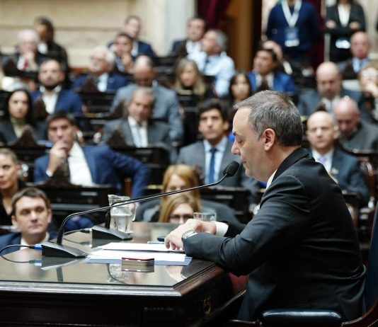 Aún sin fecha definida, Adorni fijó un plazo límite para la presentación de su declaración jurada