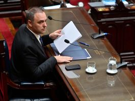 El peronismo en el Senado apura una sesión única para interpelar y votar la destitución de Adorni