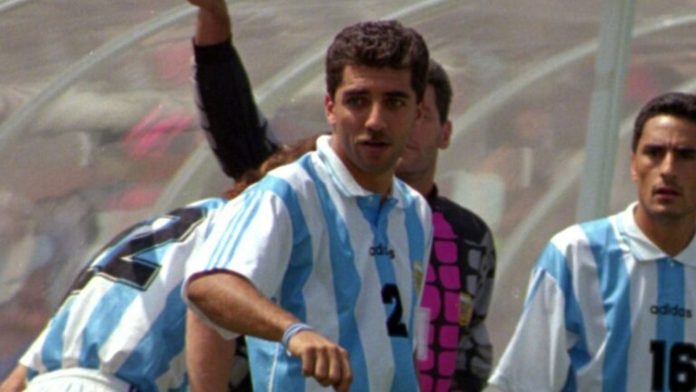 Jugó un Mundial con Maradona, creó una agencia para ayudar a atletas desconocidos y ahora brilla en otro deporte