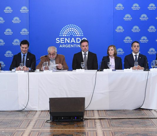 La comisión de Acuerdos reabre el debate sobre una veintena de pliegos judiciales