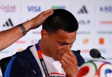 La reacción de Alfaro cuando un jugador de Paraguay se emocionó en la previa del debut del Mundial: “Es lo que sentimos todos”