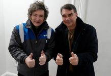 Milei recibió a Flavio Bolsonaro en Olivos y canceló su participación en la Cumbre del Mercosur