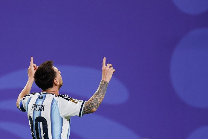 O juremos con gloria morir