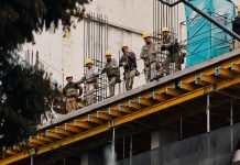 Reforma laboral: el Gobierno amplió a 446 la cantidad de convenios colectivos que deberán renegociar empresarios y sindicalistas