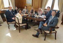 Un senador libertario reveló que Adorni les explicó cuál es su situación judicial durante las reuniones en la Rosada