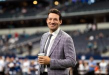 CBS Sports puso en baja a Tony Romo hasta nuevo aviso tras su arresto y la viralización del video de su detención en Milwaukee