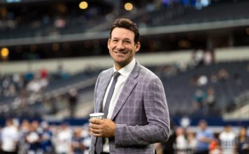 CBS Sports puso en baja a Tony Romo hasta nuevo aviso tras su arresto y la viralización del video de su detención en Milwaukee