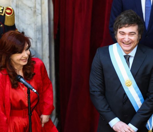El Gobierno evita involucrarse en la situación judicial de Cristina Kirchner, pero analiza su impacto en la elección de 2027
