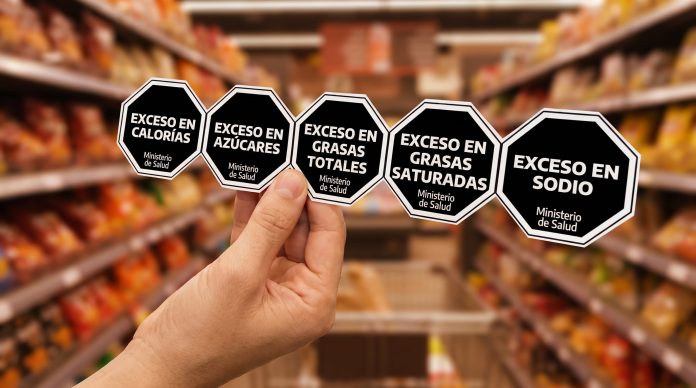 El Gobierno impulsa la derogación de la Ley de Etiquetado Frontal y reabre el debate sobre los octógonos negros